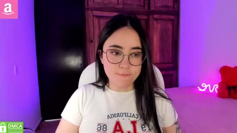 Snapshot of alicee_2 chatting on 06/24/26, 05:56 Aliceee .. 97YP9VWGZHrefnav wishlist lists 1 online show from 06/24/26, 05:56