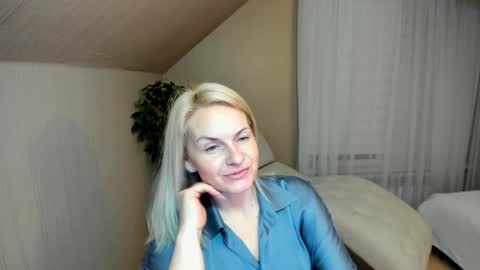 Snapshot of alicee__grace chatting on 01/08/25, 06:52 Alicee online show from 01/08/25, 06:52