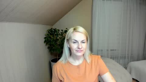 Snapshot of alicee__grace chatting on 01/10/25, 04:30 Alicee online show from 01/10/25, 04:30