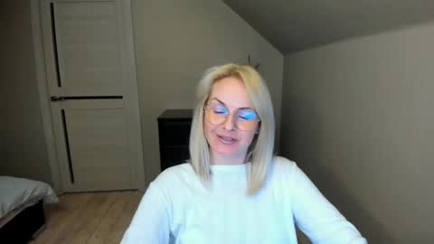 Snapshot of alicee__grace chatting on 02/23/25, 09:05 Alicee online show from 02/23/25, 09:05