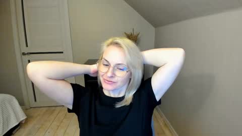 Snapshot of alicee__grace chatting on 02/27/25, 06:53 Alicee online show from 02/27/25, 06:53