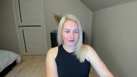 Snapshot of alicee__grace chatting on 10/11/25, 07:23 Alicee online show from 10/11/25, 07:23