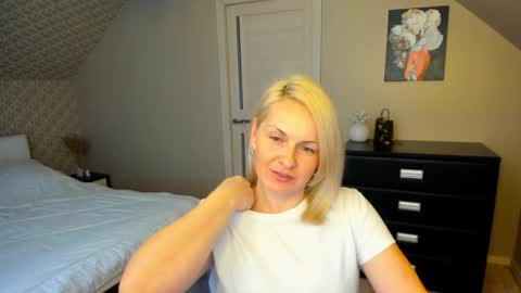 Snapshot of alicee__grace chatting on 12/01/25, 09:25 Alicee online show from 12/01/25, 09:25