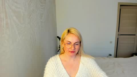 Alicee online show from 04/01/26, 02:03