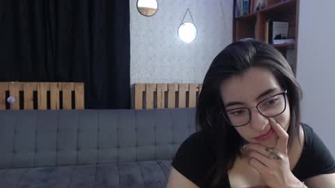 alicee_logan_ online show from 02/06/25, 04:53