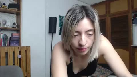 Snapshot of alicee_logan_ chatting on 07/15/26, 01:00 alicee_logan_ online show from 07/15/26, 01:00