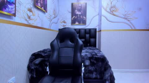 Snapshot of alicee_mature chatting on 04/12/26, 07:08 alicee online show from 04/12/26, 07:08