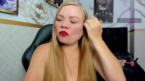 Snapshot of alicee_mature chatting on 06/26/26, 08:13 alicee online show from 06/26/26, 08:13