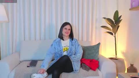 Snapshot of alicee_milf_ chatting on 07/02/26, 11:38 Aleja online show from 07/02/26, 11:38
