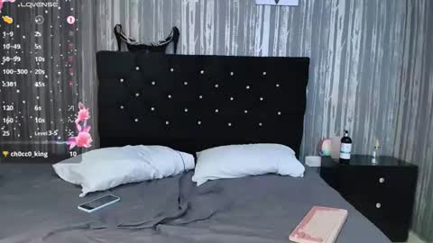 Snapshot of alicee_moonn chatting on 11/25/25, 09:04 alicee_moonn online show from 11/25/25, 09:04