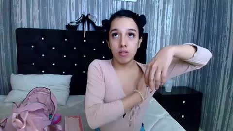 alicee_moonn online show from 12/20/25, 07:21