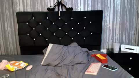 alicee_moonn online show from 12/23/25, 07:39