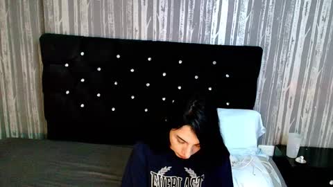 alicee_moonn online show from 02/25/26, 09:13