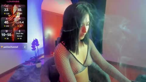 Snapshot of alicee_roos chatting on 03/21/26, 03:48 Alice online show from 03/21/26, 03:48