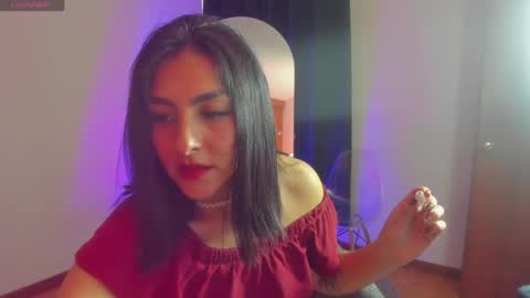 Snapshot of alicee_roos chatting on 04/21/26, 08:34 Alice online show from 04/21/26, 08:34