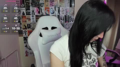 Snapshot of aliceeinwonderlanddd chatting on 02/04/26, 01:44 Alice online show from 02/04/26, 01:44