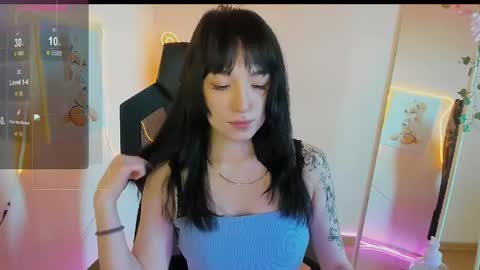 Snapshot of aliceeinwonderlanddd chatting on 04/27/26, 01:36 Alice online show from 04/27/26, 01:36