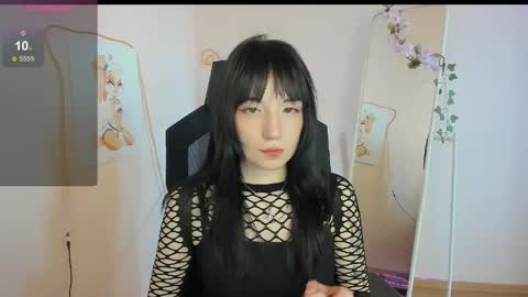 Snapshot of aliceeinwonderlanddd chatting on 05/13/26, 02:31 Alice online show from 05/13/26, 02:31