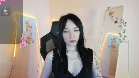 Snapshot of aliceeinwonderlanddd chatting on 05/16/26, 02:19 Alice online show from 05/16/26, 02:19