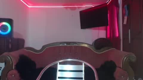 aliceesmiths online show from 02/14/25, 06:08