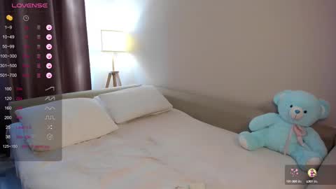 Snapshot of aliceevan chatting on 03/06/25, 05:46 Daniella online show from 03/06/25, 05:46