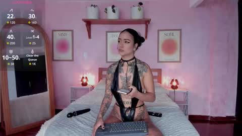 Snapshot of alicegould chatting on 11/06/25, 11:22 alicegould online show from 11/06/25, 11:22