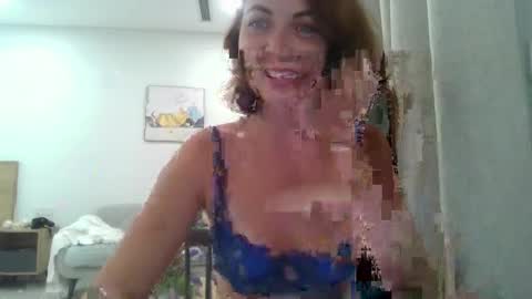 Snapshot of alicehoney_ chatting on 04/20/26, 01:03 alicehoney_ online show from 04/20/26, 01:03