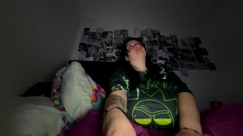Snapshot of aliceinboobieland chatting on 06/11/26, 12:54 Aliceinboobieland online show from 06/11/26, 12:54