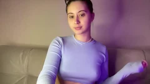 Snapshot of aliceinlustland chatting on 02/23/26, 05:43 aliceinlustland online show from 02/23/26, 05:43