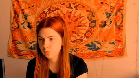 Snapshot of aliceinredsquare_ chatting on 06/17/26, 05:10 Alice online show from 06/17/26, 05:10