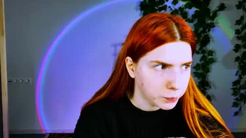Snapshot of aliceinredsquare_ chatting on 06/25/26, 05:07 Alice online show from 06/25/26, 05:07