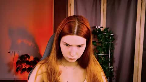 Snapshot of aliceinredsquare_ chatting on 06/30/26, 05:08 Alice online show from 06/30/26, 05:08