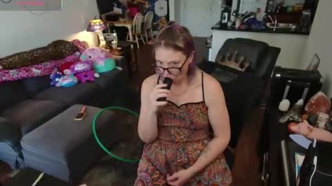 Snapshot of aliceliddell710 chatting on 03/19/26, 04:22 Alice Liddell online show from 03/19/26, 04:22