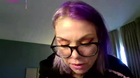 Snapshot of aliceliddell710 chatting on 04/10/26, 02:00 Alice Liddell online show from 04/10/26, 02:00