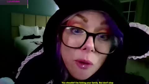 Snapshot of aliceliddell710 chatting on 04/11/26, 05:01 Alice Liddell online show from 04/11/26, 05:01