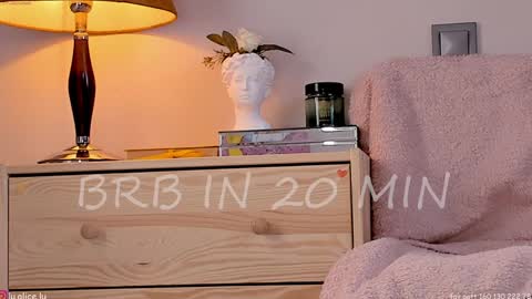 Snapshot of alicelu_ chatting on 02/04/25, 11:05 Elle online show from 02/04/25, 11:05