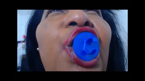 Snapshot of alicematuremilf chatting on 10/10/25, 05:06 yasmin online show from 10/10/25, 05:06