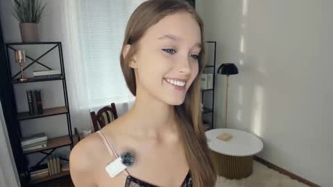 Serena online show from 11/08/25, 08:03