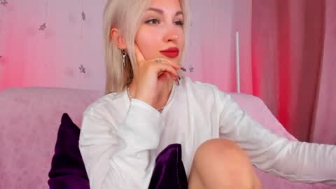 Snapshot of alicemonro chatting on 07/11/26, 01:52 alicemonro online show from 07/11/26, 01:52