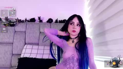 alicenoir_ online show from 10/13/25, 06:52