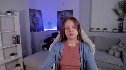 Alice online show from 09/19/25, 01:51