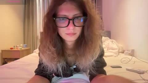 AlicePinkhead online show from 04/17/26, 09:01