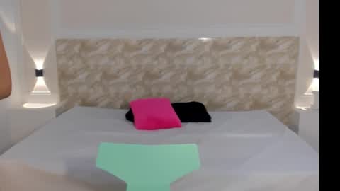 Snapshot of aliceross1 chatting on 11/22/25, 08:19 AliceRoss online show from 11/22/25, 08:19