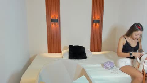 Snapshot of aliceross1 chatting on 11/29/25, 08:12 AliceRoss online show from 11/29/25, 08:12