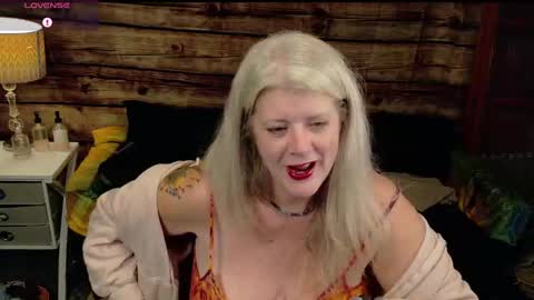 Snapshot of alicescuriosity chatting on 12/06/24, 03:30 Alices Curiosity online show from 12/06/24, 03:30