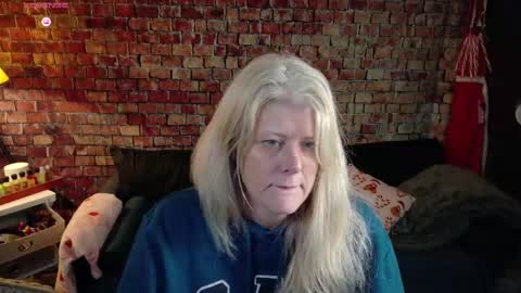 Snapshot of alicescuriosity chatting on 12/30/24, 04:31 Alices Curiosity online show from 12/30/24, 04:31