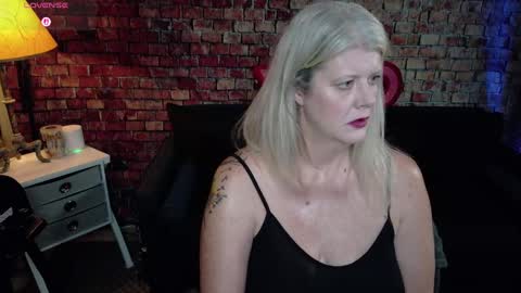 Snapshot of alicescuriosity chatting on 02/09/25, 02:06 Alices Curiosity online show from 02/09/25, 02:06