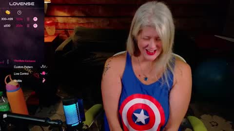 Snapshot of alicescuriosity chatting on 10/01/25, 03:01 Alices Curiosity online show from 10/01/25, 03:01