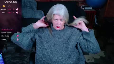 Snapshot of alicescuriosity chatting on 10/16/25, 03:51 Alices Curiosity online show from 10/16/25, 03:51