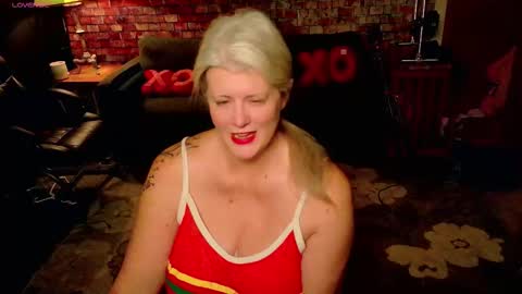 Snapshot of alicescuriosity chatting on 02/05/26, 06:07 Alices Curiosity online show from 02/05/26, 06:07